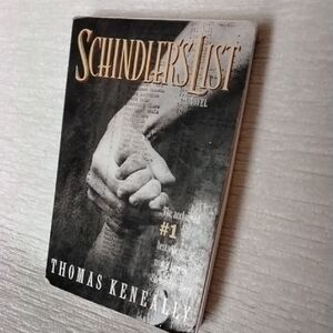 Schindler's List By Thomas Keneally Vintage Paperback Book Preloved  1993